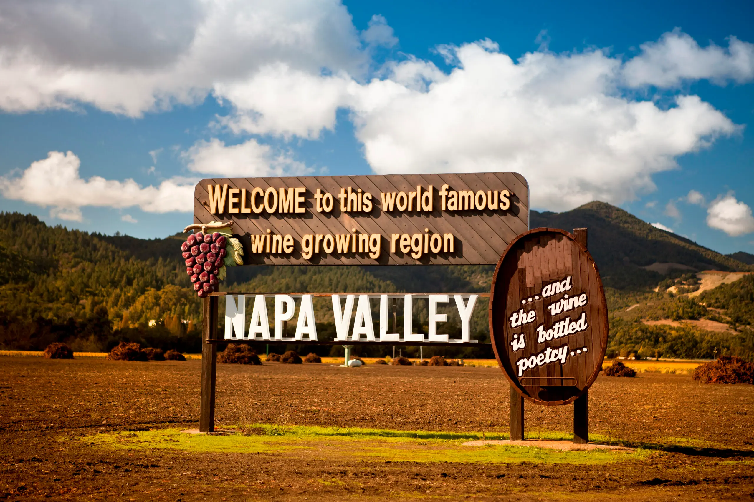 Welcome to this world famous wine growing region NAPA VALLEY sign